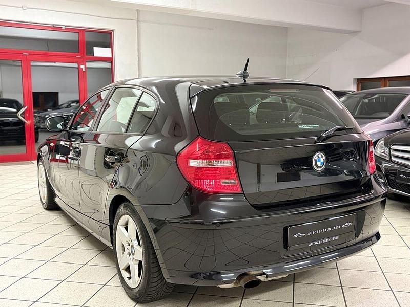 Gebraucht BMW 118 143 PS (105 kW) 2011 Schwarz Kleinwagen