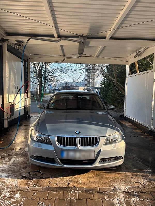 Gebraucht BMW 325 218 PS (160 kW) 2005 Silber Limousine