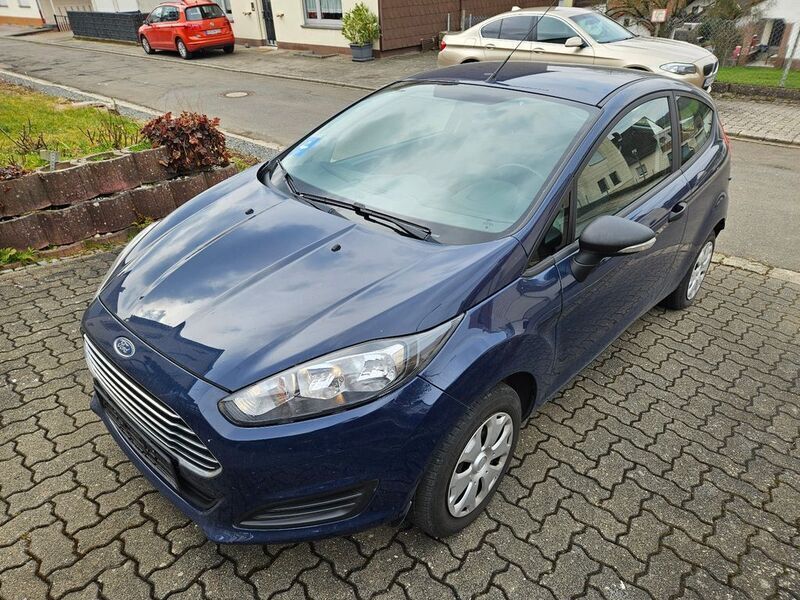 Blau Gebraucht 2015 Ford Fiesta Trend Kleinwagen | 4.800 € (Superpreis) - Bild 1/4
