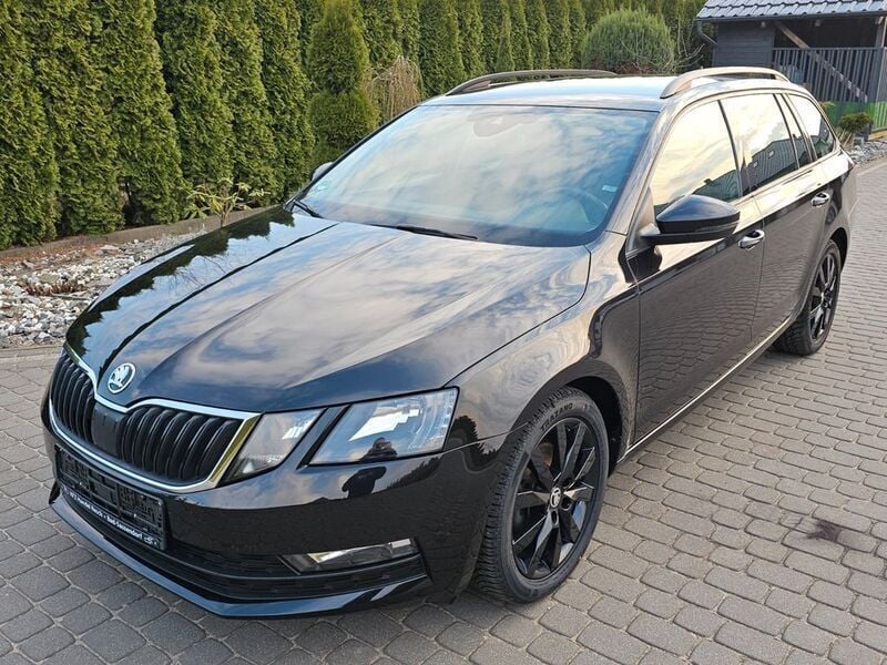 Schwarz Gebraucht 2019 Skoda Octavia Ambition Kombi | 11.960 € (Fairer Preis) - Bild 1/4