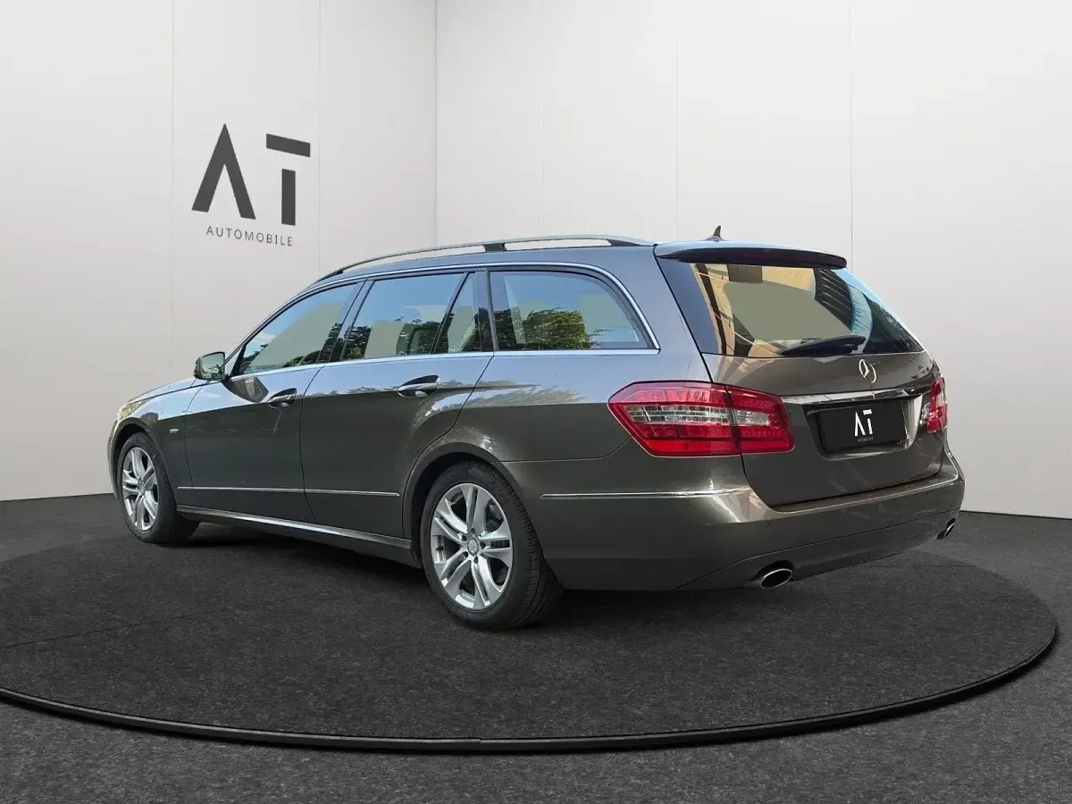 Gebraucht Mercedes E350 231 PS (169 kW) 2009 Grau Kombi