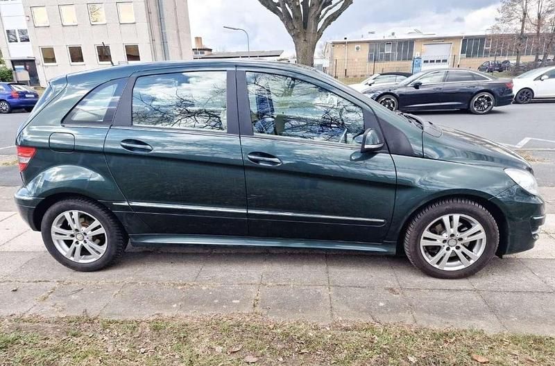 Gebraucht Mercedes B200 140 PS (102 kW) 2011 Van / Kleinbus
