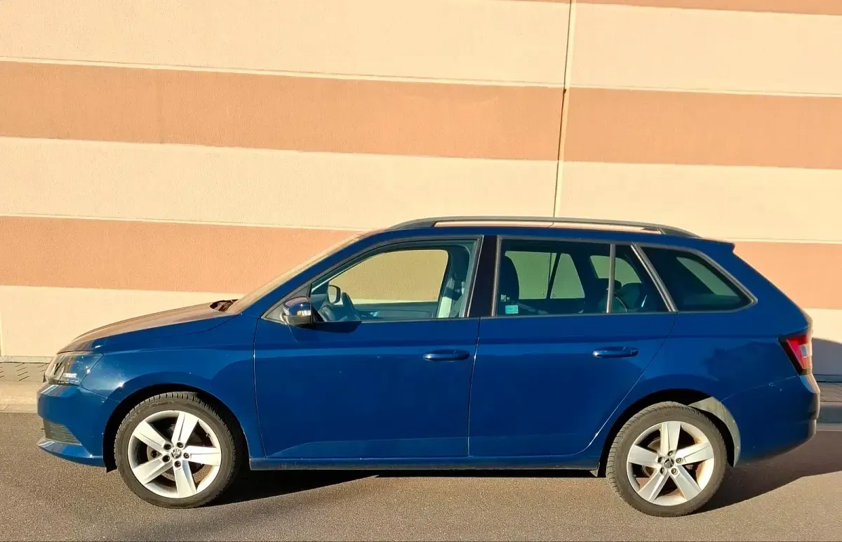 Gebraucht Skoda Fabia 90 PS (66 kW) 2017 Blau Kombi