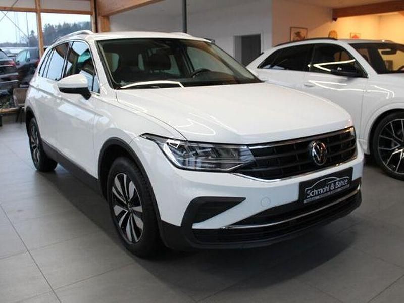 Gebraucht VW Tiguan Move 150 PS (110 kW) 2023 Pure white SUV