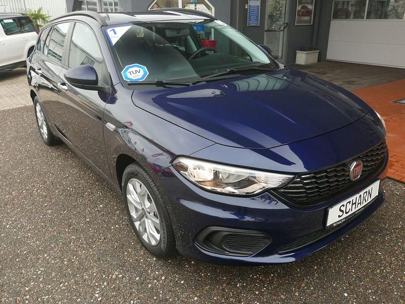 Gebraucht Fiat Tipo Pop 95 PS (69 kW) 2016 Blau Kombi