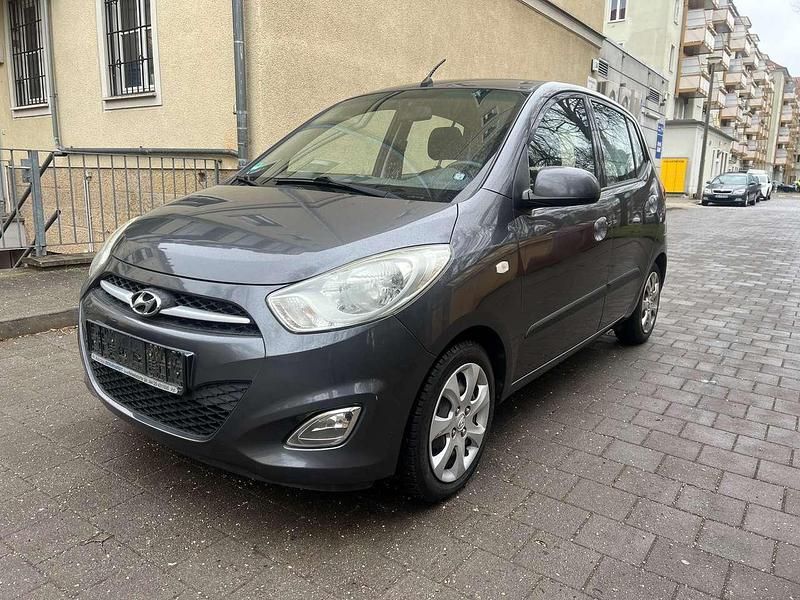 Gebraucht Hyundai i10 Comfort 68 PS (50 kW) 2011 Grau Kleinwagen