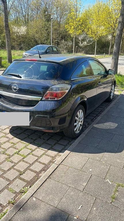 Gebraucht Opel Astra GTC Selection 90 PS (66 kW) 2009 Schwarz Limousine