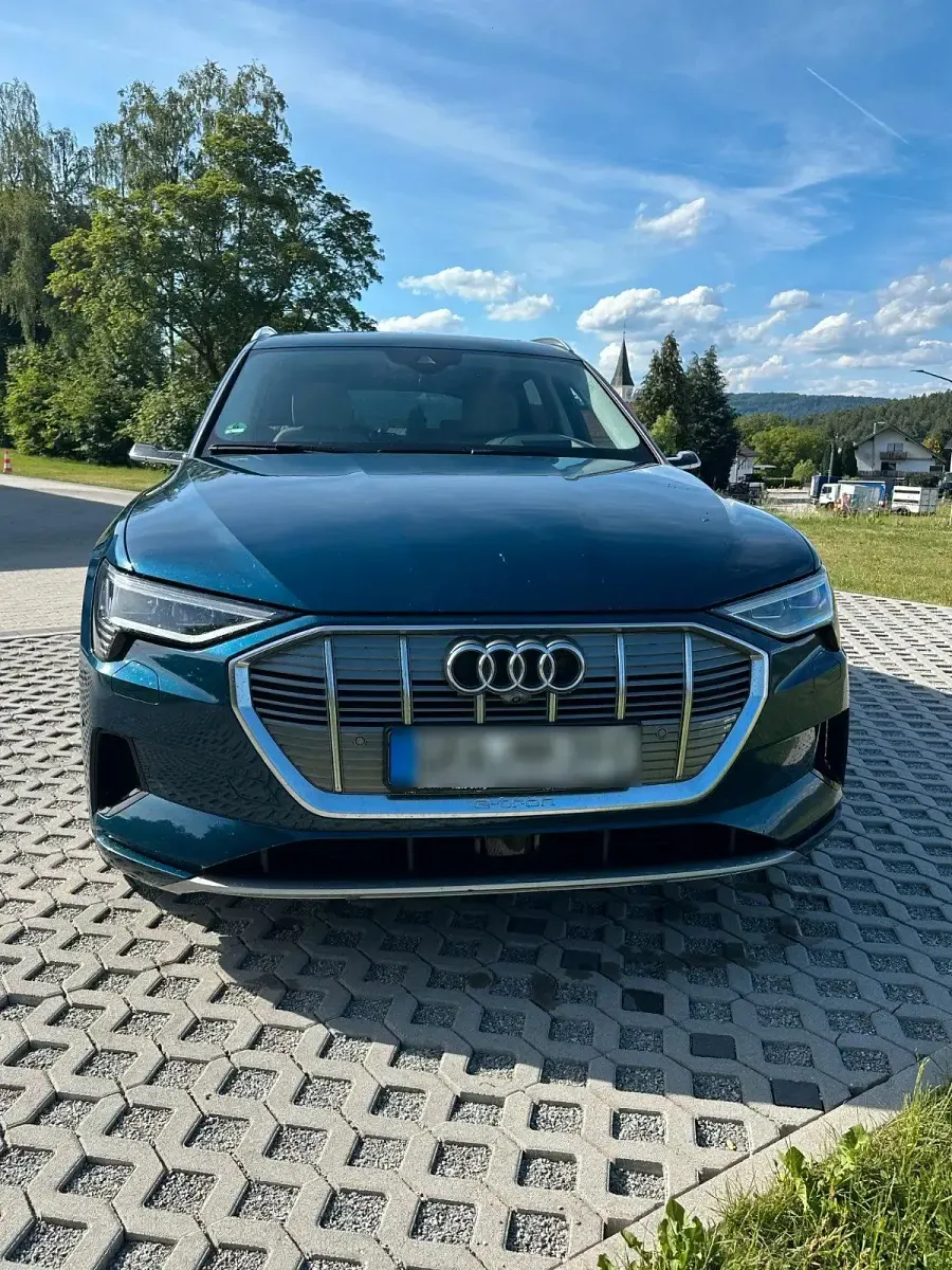 Gebraucht Audi e-tron Premium 300 kW (408 PS) 2019 SUV