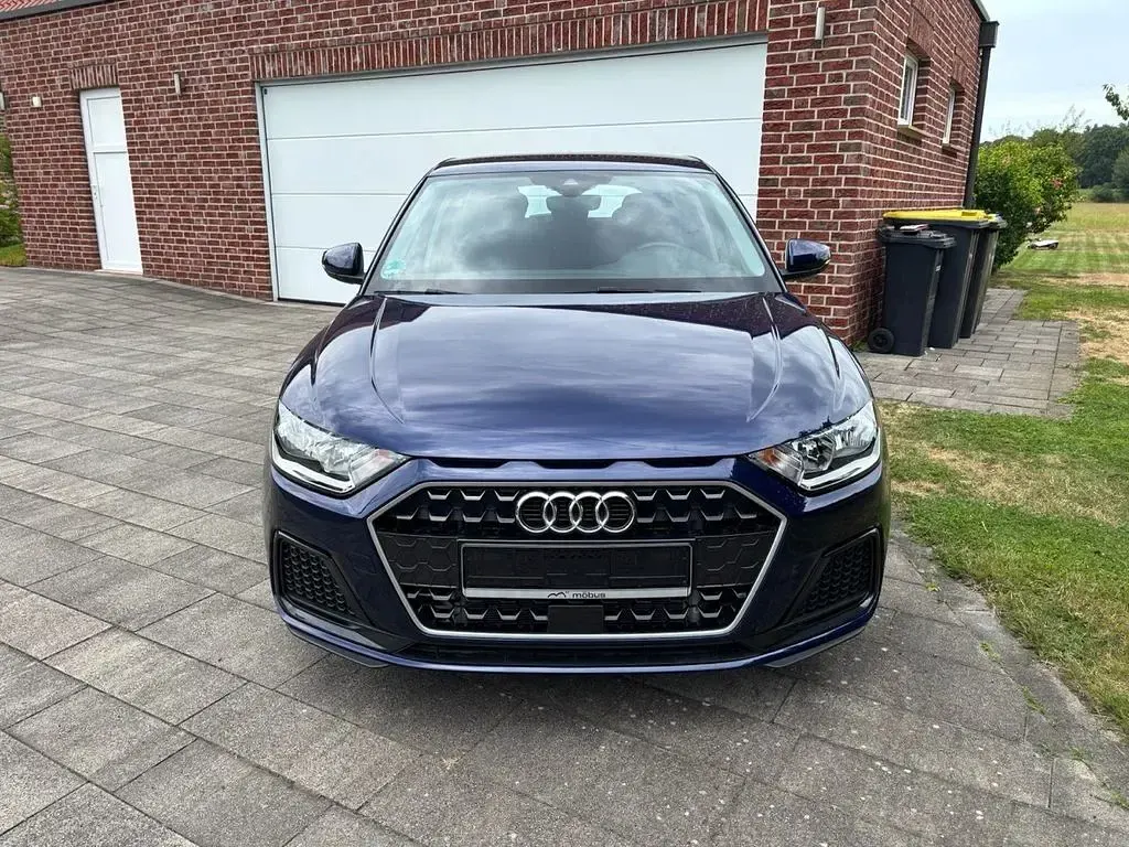 Gebraucht Audi A1 Sportback Sport 95 PS (69 kW) 2024 Blau Kleinwagen