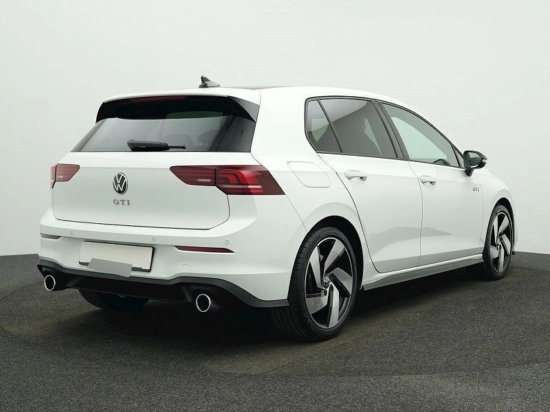 Weiss Gebraucht 2024 VW Golf VIII GTI Limousine | 36.989 € (Superpreis) - Bild 1/2