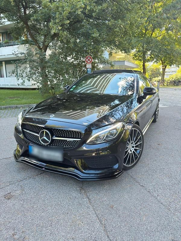 Schwarz Gebraucht 2017 Mercedes C250 AMG Coupé | 21.999 € (Etwas zu teuer) - Bild 1/4