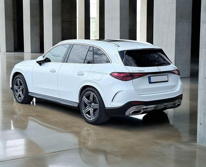 Gebraucht Mercedes GLC300e AMG Line Premium Plus 313 PS (230 kW) 2025 Weiß SUV