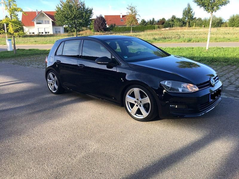 Schwarz Gebraucht 2013 VW Golf VII Comfortline Limousine | 10.500 € (Etwas zu teuer) - Bild 1/4