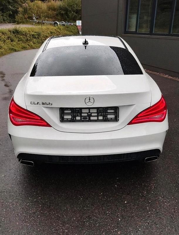 Gebraucht Mercedes CLA250 AMG line 211 PS (155 kW) 2014 Weiß Limousine