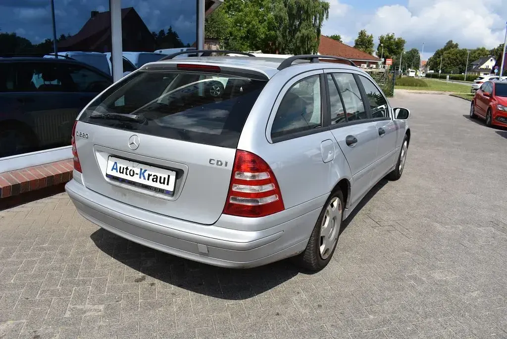 Gebraucht Mercedes C220 Classic 150 PS (110 kW) 2006 Iridiumsilber metallic Kombi