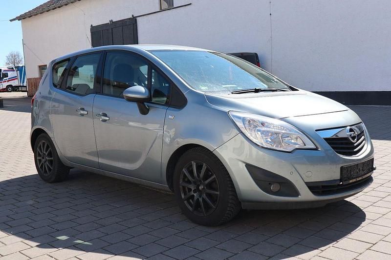 Gebraucht Opel Meriva Edition 120 PS (88 kW) 2012 Silber Van / Kleinbus