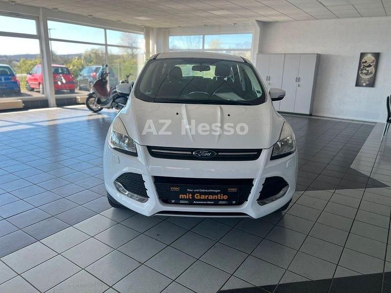 Gebraucht Ford Kuga Trend 120 PS (88 kW) 2016 Weiß SUV