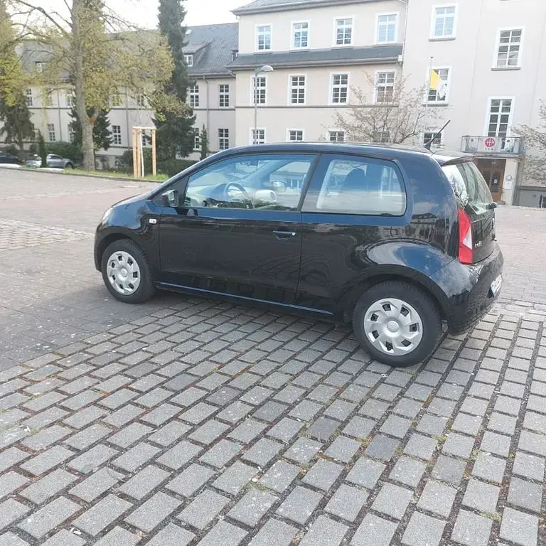 Używany Seat Mii 60 KM (44 kW) 2016 Czarny Hatchback
