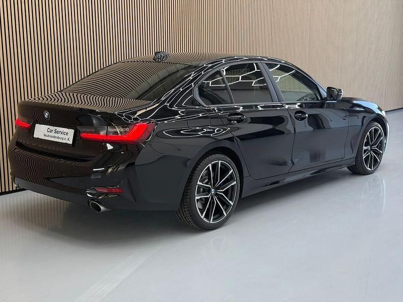 Gebraucht BMW 330 Advantage 286 PS (210 kW) 2022 Schwarz Limousine