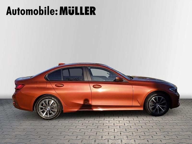 Gebraucht BMW 318 Advantage 156 PS (114 kW) 2022 Orange Limousine