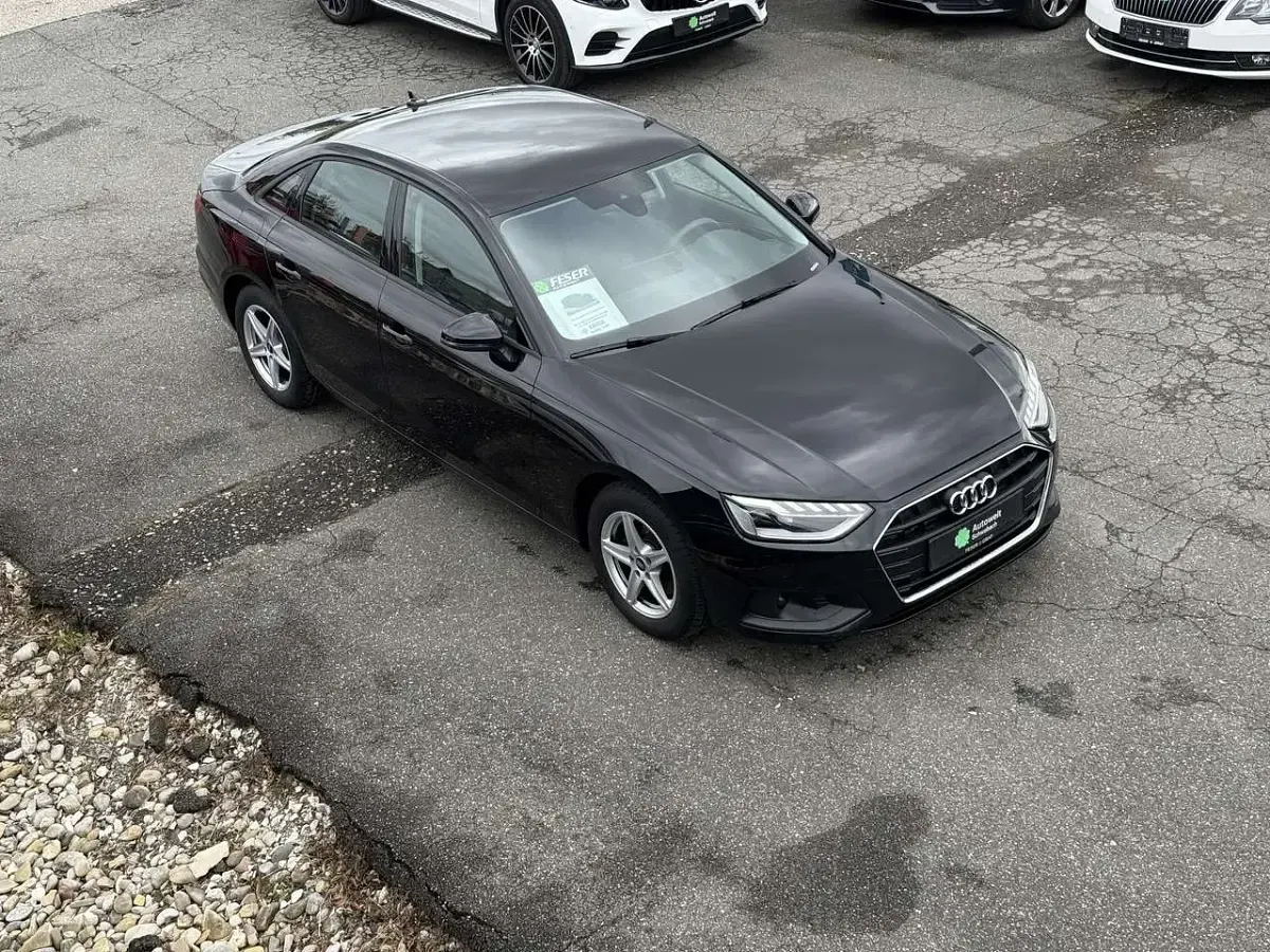 Second-hand Audi A4 Ambiente 150 CP (110 kW) 2023 Negru Berlinǎ