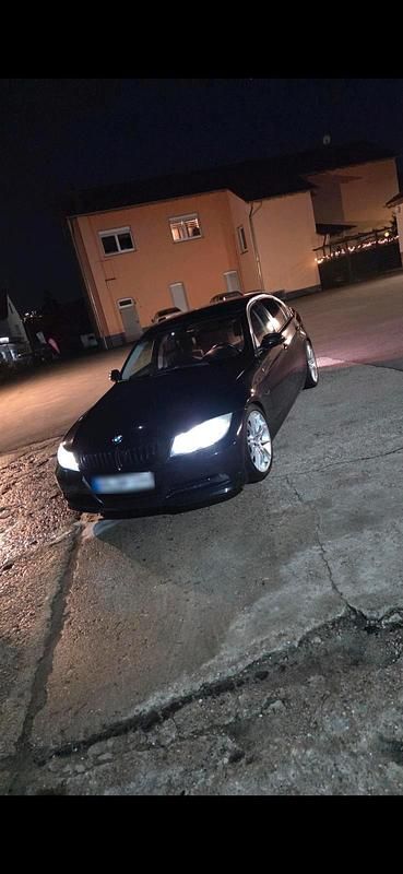 Second-hand BMW 330 258 CP (189 kW) 2006 Negru Berlinǎ