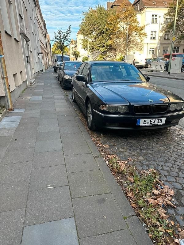 Blau Gebraucht 1998 BMW 728 Limousine | 2.500 € (Superpreis) - Bild 1/4