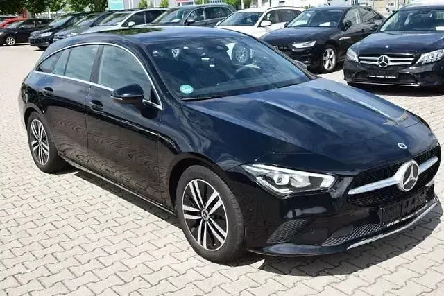 Gebraucht Mercedes CLA180 116 PS (85 kW) 2021 Schwarz Coupé