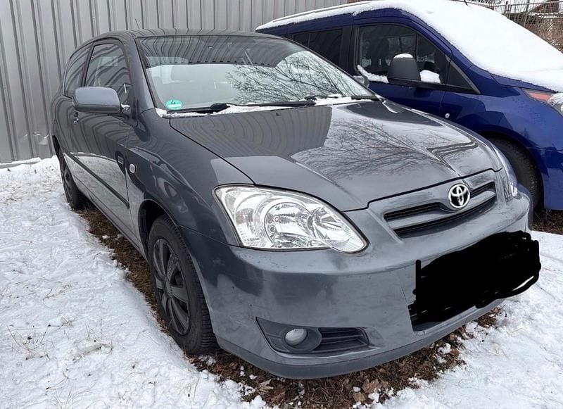 Grau Gebraucht 2006 Toyota Corolla Edition Kleinwagen | 5.350 € (Fairer Preis) - Bild 1/4