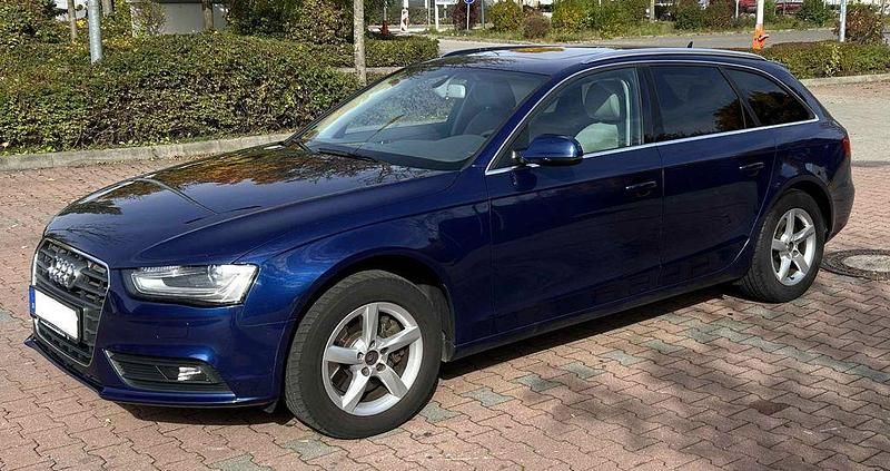 Blau Gebraucht 2013 Audi A4 Ambition Kombi | 7.500 € (Guter Preis) - Bild 1/4