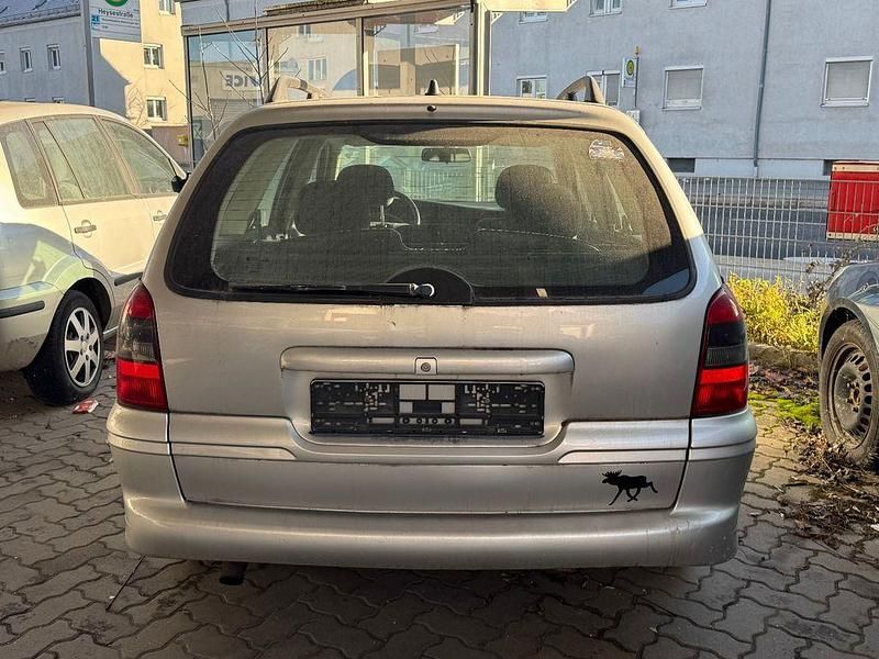 Gebraucht Opel Vectra Comfort 101 PS (74 kW) 1999 Silber Limousine