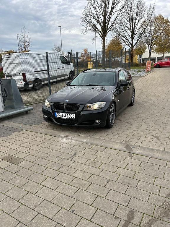 Gebraucht BMW 320 Performance 184 PS (135 kW) 2012 Schwarz Kombi