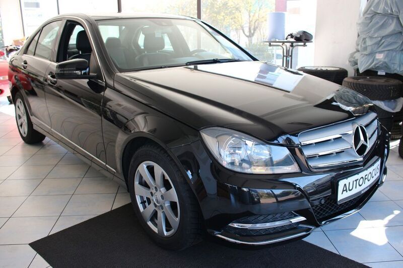 Schwarz Gebraucht 2011 Mercedes C220 Avantgarde Limousine | 6.890 € (Guter Preis) - Bild 1/4