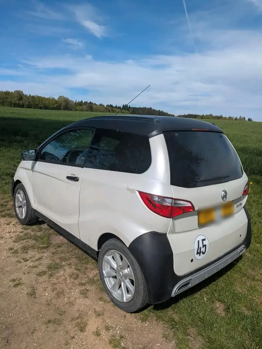 Gebraucht Aixam Crossline 2017 Weiß Kleinwagen