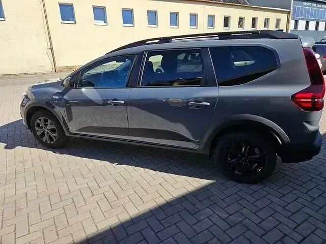 Gebraucht Dacia Jogger Extreme 141 PS (103 kW) 2024 Städtisches grau Van / Kleinbus