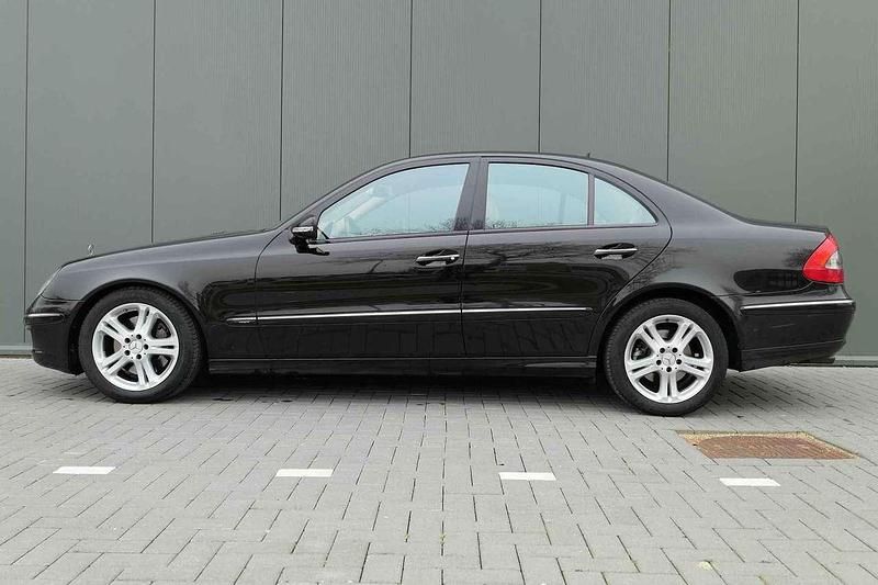 Gebraucht Mercedes E350 Elegance 272 PS (200 kW) 2007 Schwarz Limousine