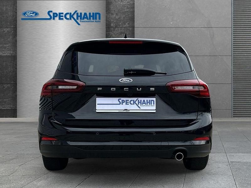 Neu Ford Focus Titanium 116 PS (85 kW) 2025 Schwarz Limousine