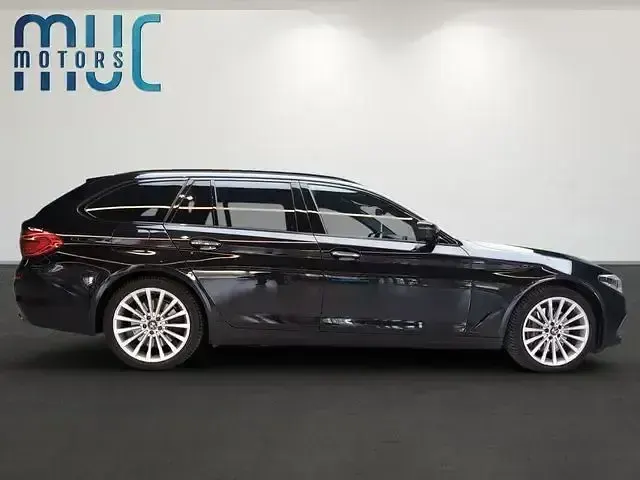 Gebraucht BMW 540 Sport Line 340 PS (250 kW) 2018 Black sapphire metallic Kombi