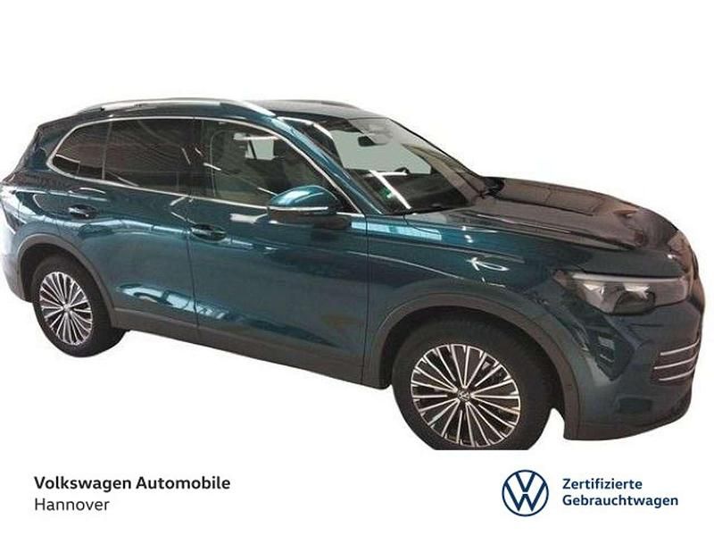 Blau Gebraucht 2024 VW Tiguan Elegance SUV | 41.890 € (Teuer) - Bild 1/2