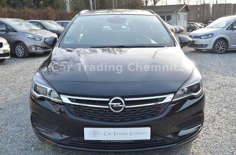 Gebraucht Opel Astra 101 PS (74 kW) 2018 Schwarz Kombi