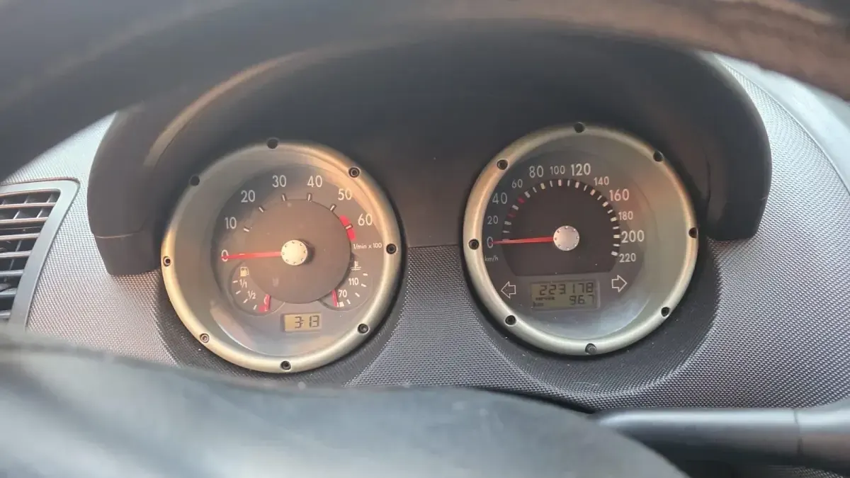 Gebraucht VW Polo 60 PS (44 kW) 2001 Schwarz Kleinwagen