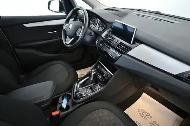 Gebraucht BMW 225 Active Tourer Advantage 224 PS (164 kW) 2017 Alpinweiss iii Van / Kleinbus