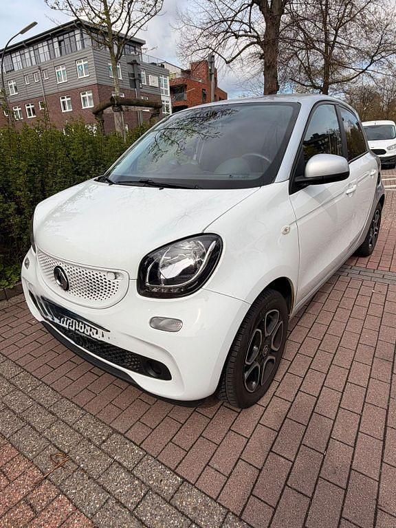 Second-hand Smart ForFour 116 CP (85 kW) 2019 Negru Hatchback