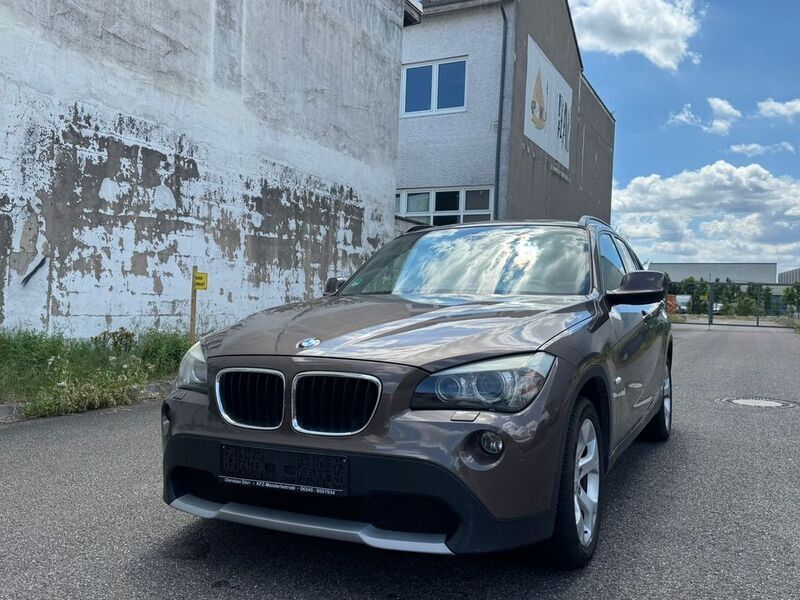 Braun Gebraucht 2011 BMW X1 Sport Line SUV | 10.500 € (Guter Preis) - Bild 1/4