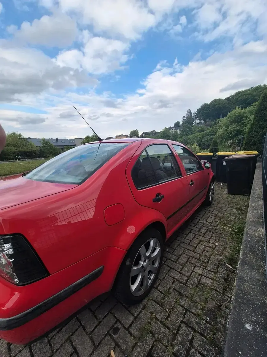 Gebraucht VW Bora 115 PS (84 kW) 1999 Rot Limousine