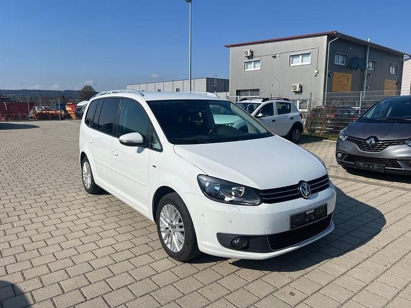 Gebraucht VW Touran Cup 105 PS (77 kW) 2014 Weiß Van / Kleinbus