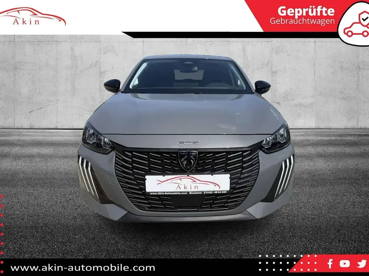 Gebraucht Peugeot 208 Allure 101 PS (74 kW) 2025 Lack gris Kleinwagen