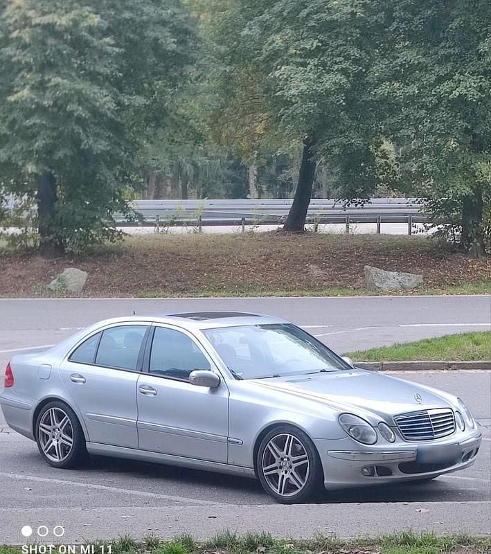 Gebraucht Mercedes E350 272 PS (200 kW) 2005 Silber Limousine