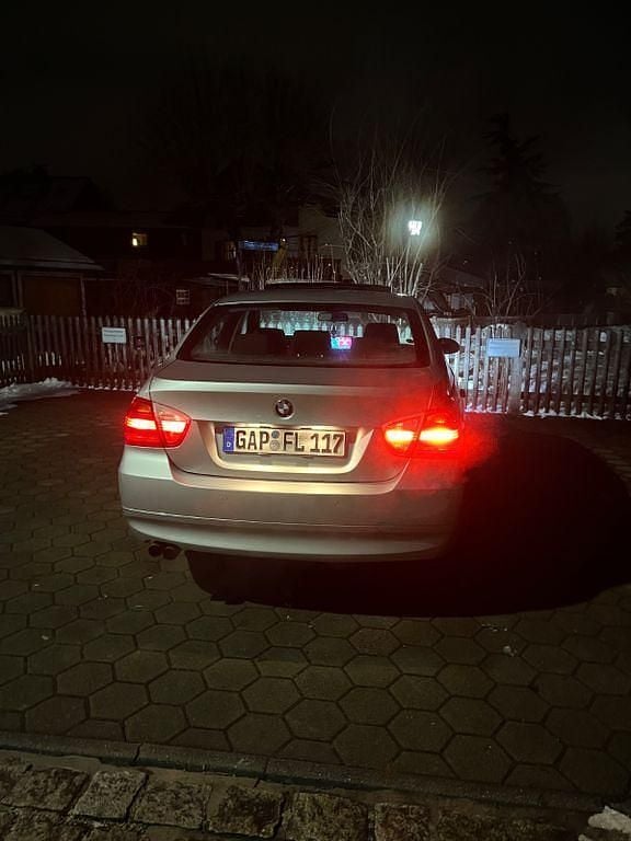 Gebraucht BMW 325 218 PS (160 kW) 2006 Silber Limousine