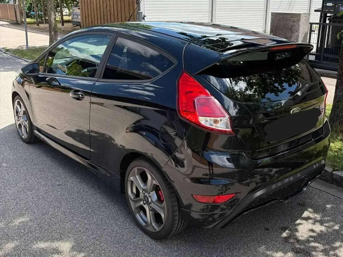 Gebraucht Ford Fiesta ST 182 PS (133 kW) 2013 Schwarz Limousine
